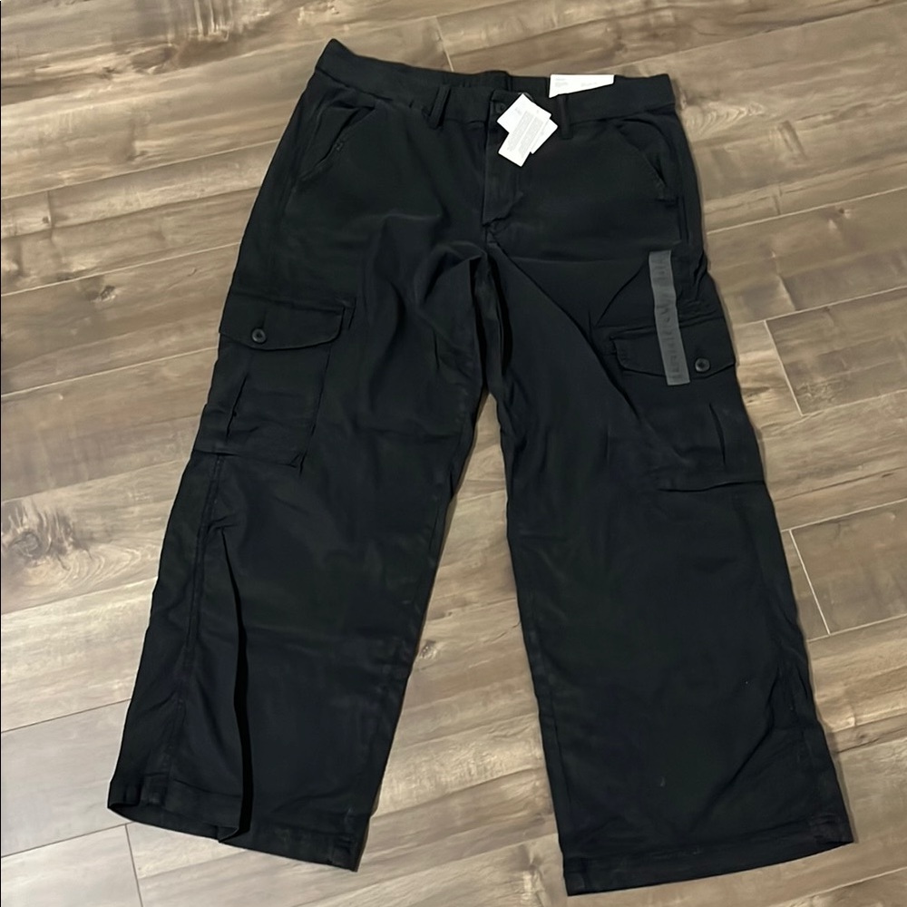 Women’s Black Cargo Wide-Leg Pants 12 Short